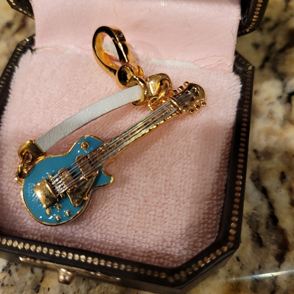 JUICY COUTURE VINTAGE GUITAR CHARM - Picture 3 of 5
